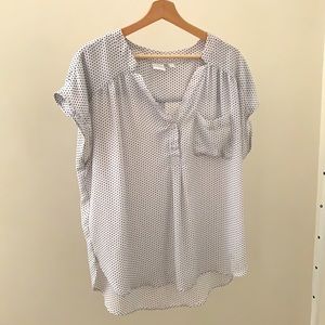 Women’s Sleeveless Blouse